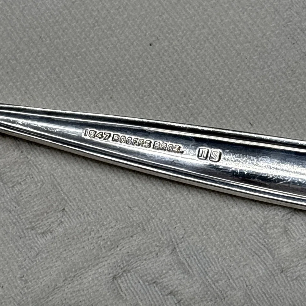 1965 GARLAND 1847 Rogers Bros IS Meat Fork Serving Fork Silver Plate Flatware